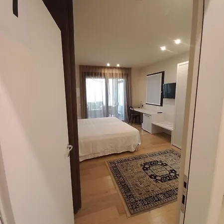 Terrazza San Vettore Con Colazione, Relax In Collina Con Vista Sui Vigneti Docg Asolo Maser