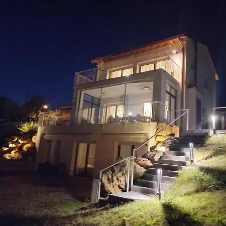 Terrazza San Vettore Con Colazione, Relax In Collina Con Vista Sui Vigneti Docg Asolo 3*