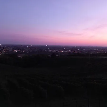 Terrazza San Vettore Con Colazione, Relax In Collina Con Vista Sui Vigneti Docg Asolo Penzion Maser